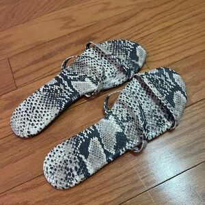 Tkees sandals snakeskin size 7